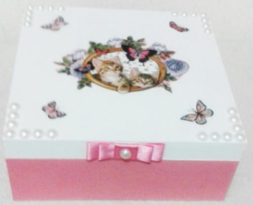 ART-002-Caixa em MDF decorada com Decoupage