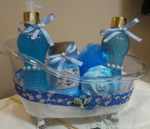 DBCD3F-Kit Banheira Lavabo para Presente